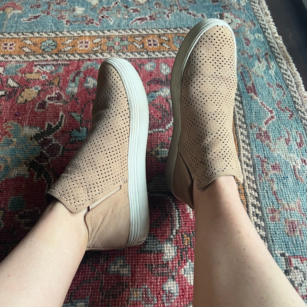 Dolce Vita Tan Suede Sneakers